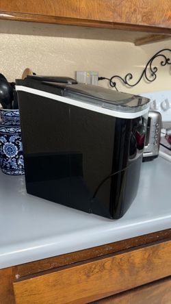 Like new portable nugget ice maker
