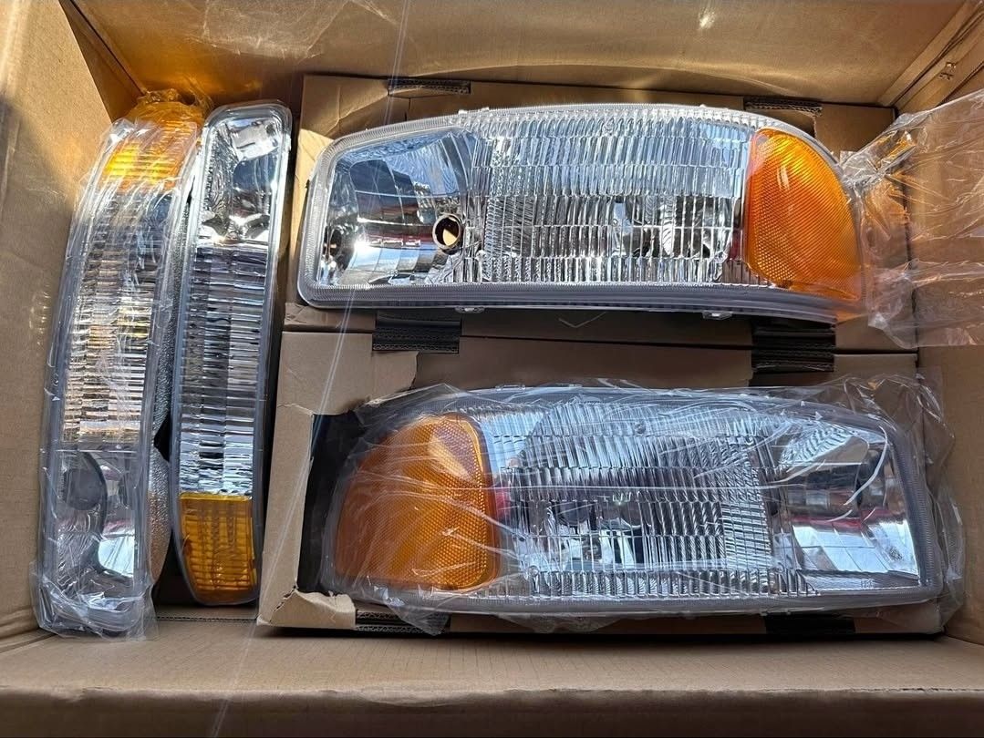 99-06 GMC Sierra|00-06 GMC Yukon/Yukon XL Headlights/Faros/Lights/Calaveras/Luces