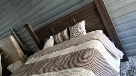 Very nice clean King size bed