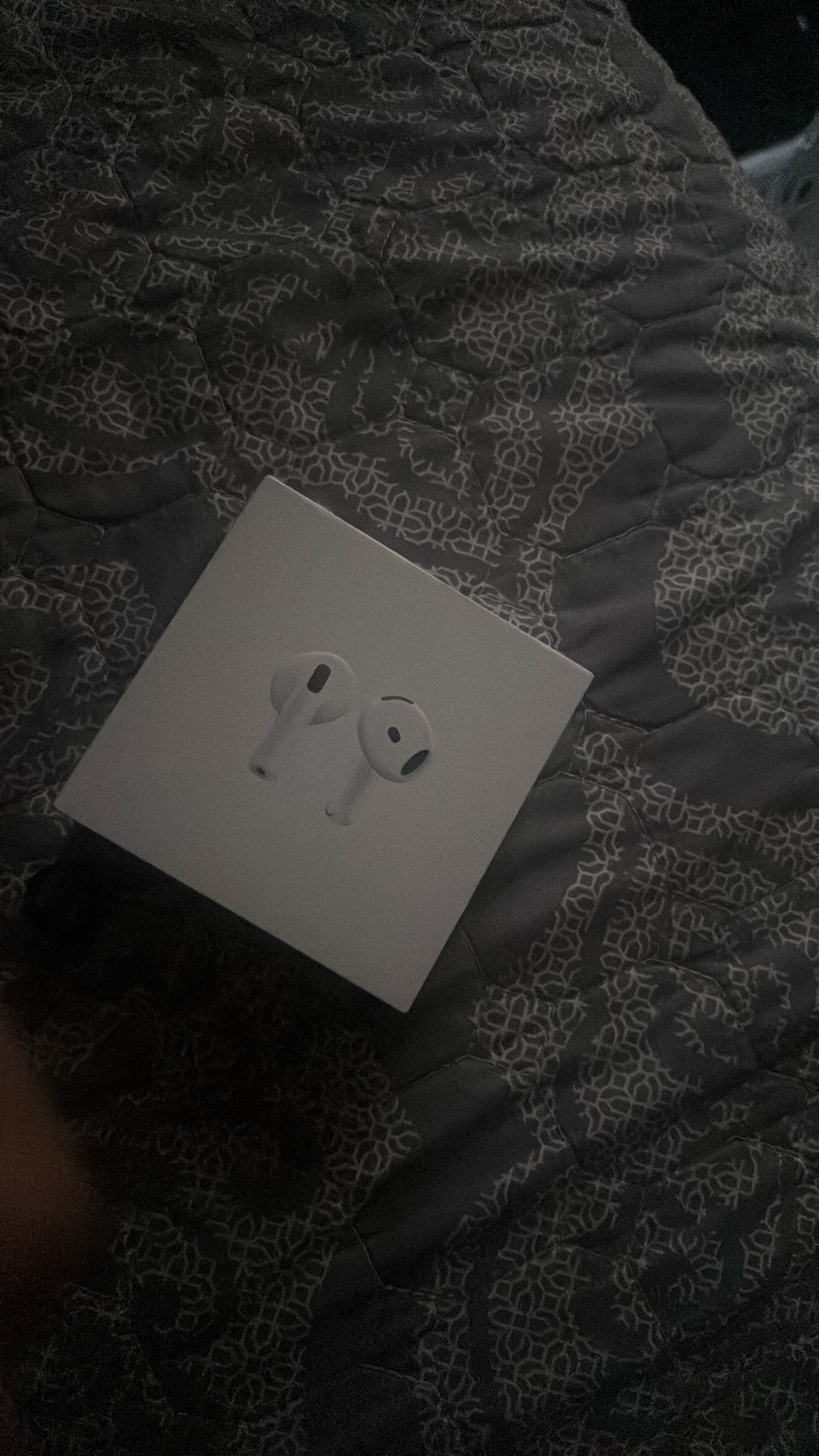 AirPods 4 (no Noise Cancelation)