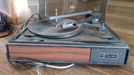 Realistic record player