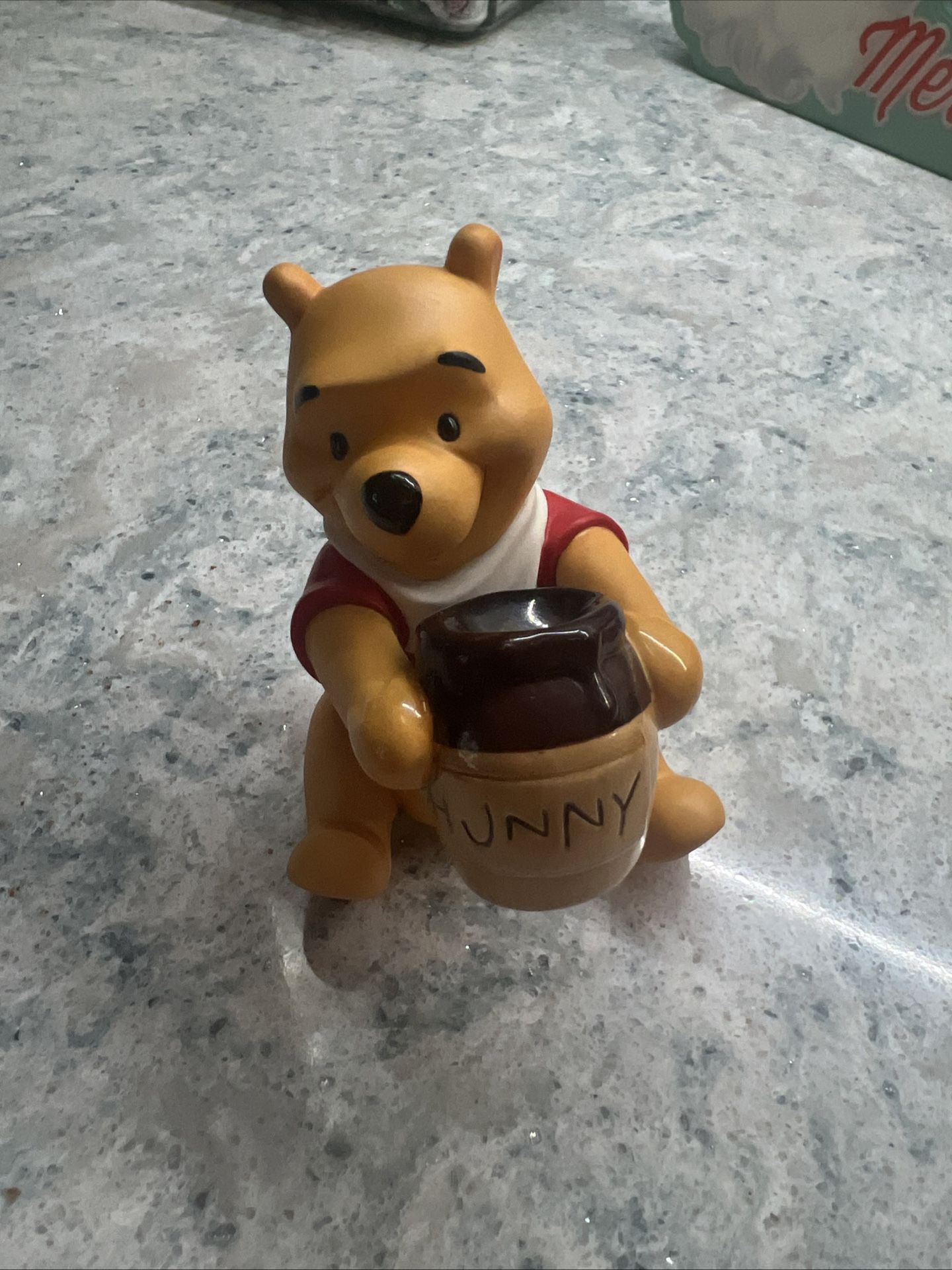 Winnie the Pooh WD Collector’s Society Membership Sculpture 1996