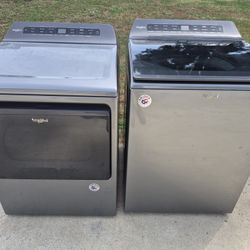 Whirlpool Washer And Gas Dryer Set 