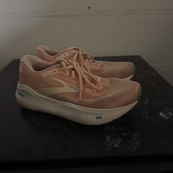 Brooks ghost max WMNS