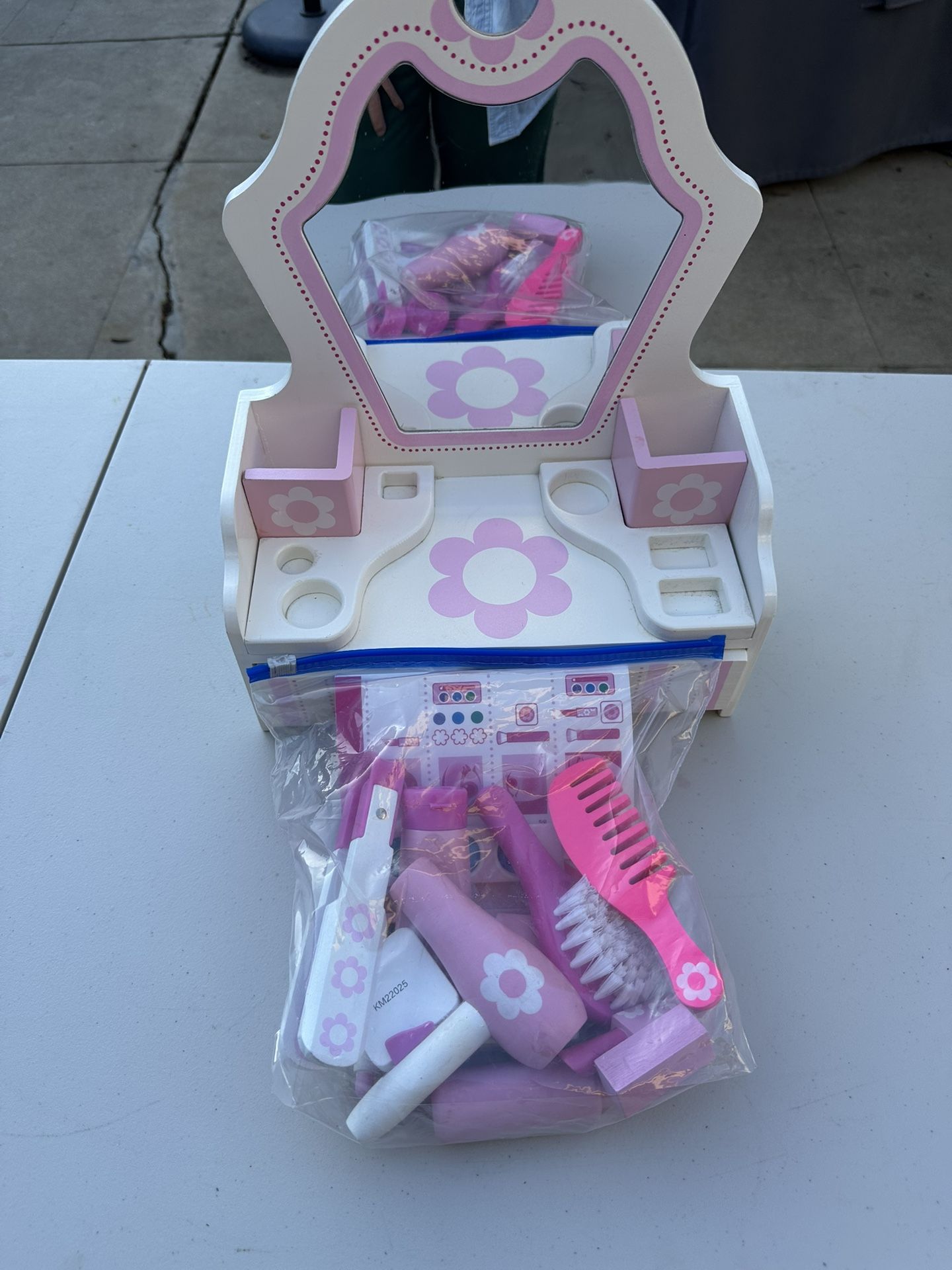 Melissa and Doug wooden vanity set