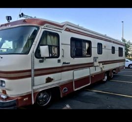 Chevy Monaco registered 2018 Clean title