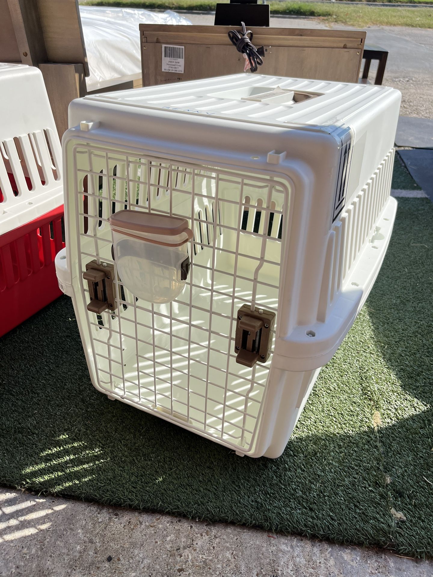 Travel pet carrier