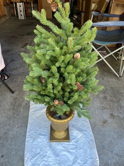 Fraser Hill Farm 3’ Noble Fir Christmas Tree w/ Metallic Urn Base