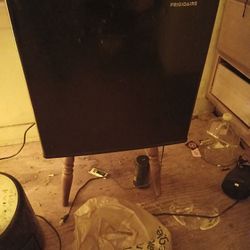 Mini Fridge 