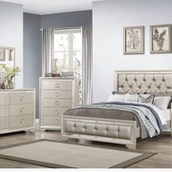 BLACK OR CHANPAGNE SILVER COMPLETE BEDROOM SETS! WOW! DELIVERY TODAY! $1 DOWN