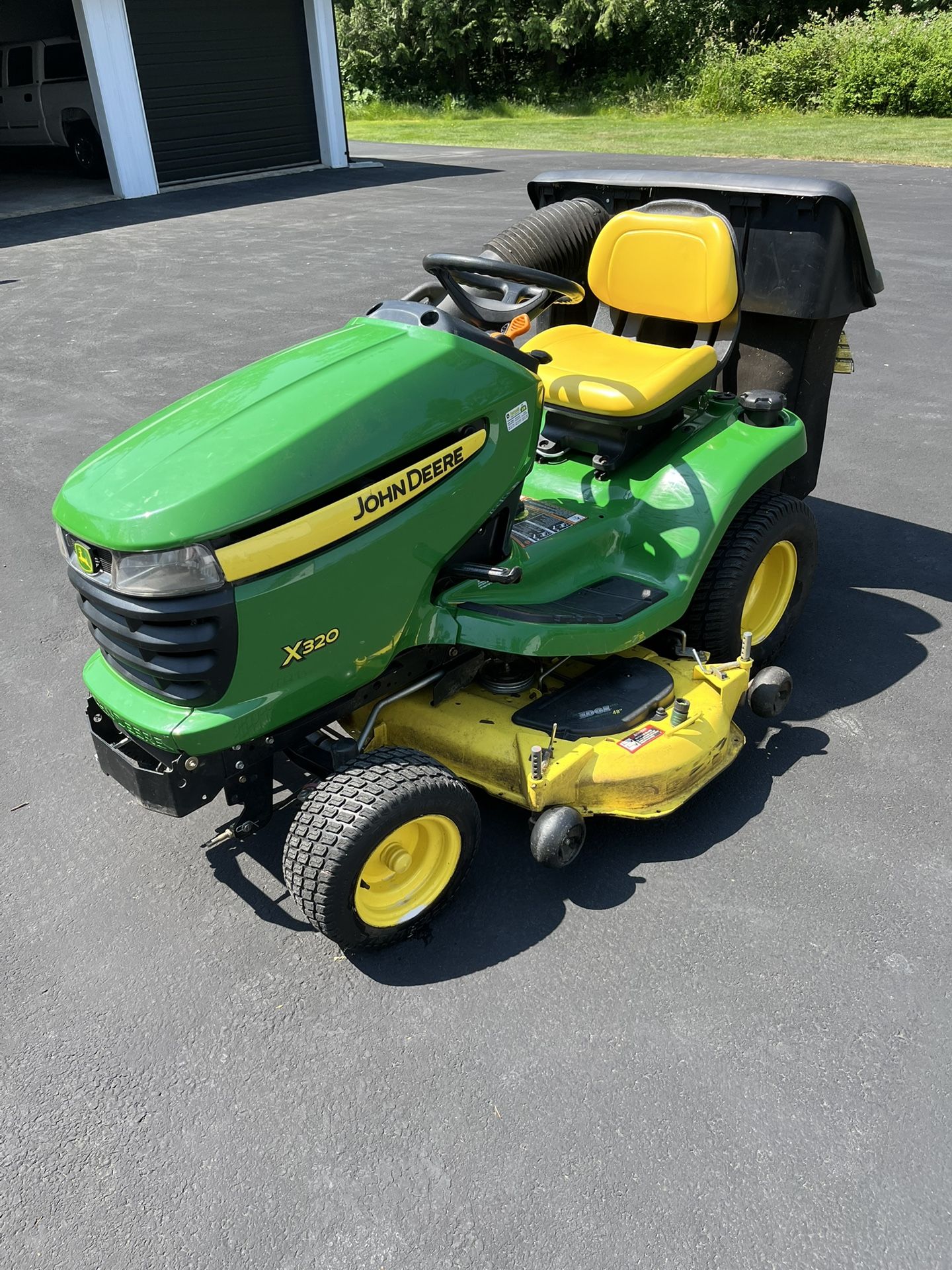 John Deere X320