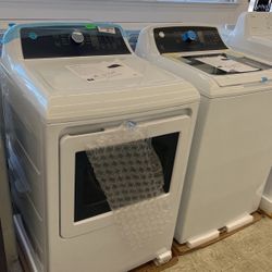 GE TOP LOAD WASHER AND DRYER SET 