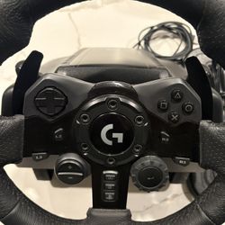 Logitech G923 Racing Wheel and Pedal - PS4/5 and PC