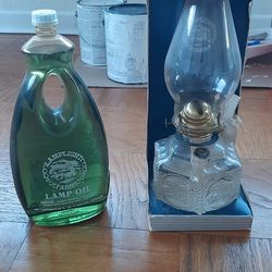 Vintage LAMPLIGHT FARMS lamp with oil