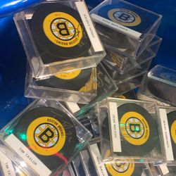 Bruins Autograph Puck