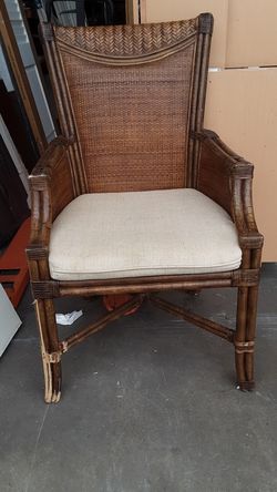 Elegant chair .have one leg scratch.