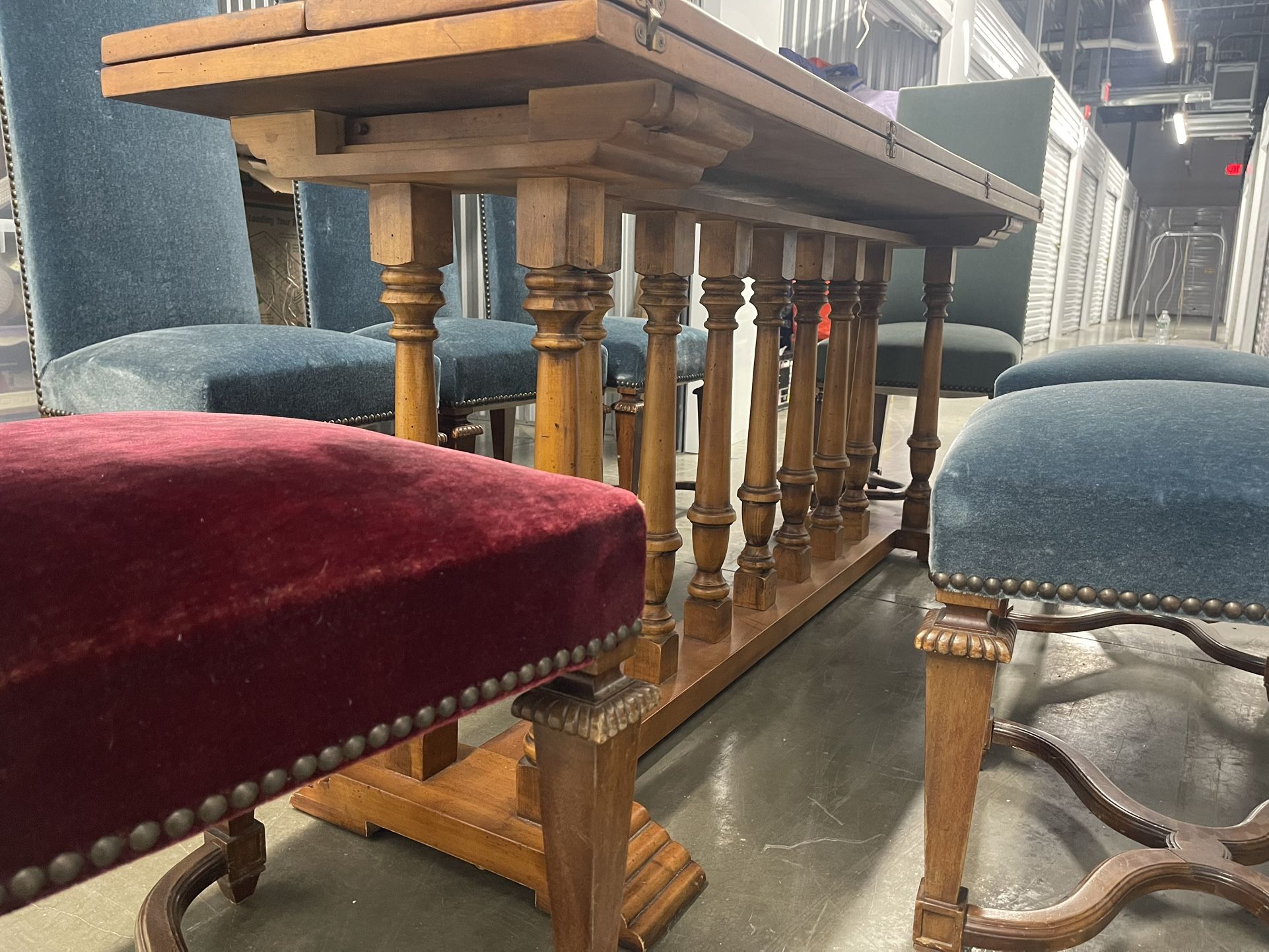 DINING / CONFERENCE TABLE w 8 VELVET CHAIRS