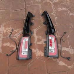 2015 2016 2017 2018 2019 2020 GMC Yukon XL, Denali XL Left/Right Tail Light OEM