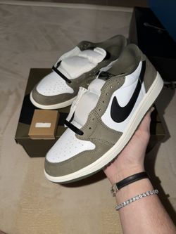 Jordan 1 Retro Low Médium Olive Summit White Sail Black 