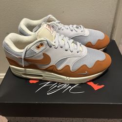 Nike Air Max Size 9.5