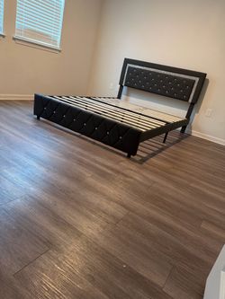 QUEEN SIZE BED FRAME — LIKE NEW ✨