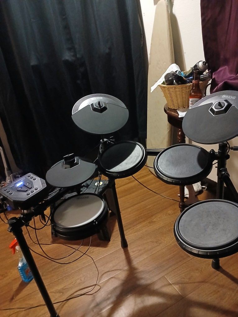 Simmons Drumset