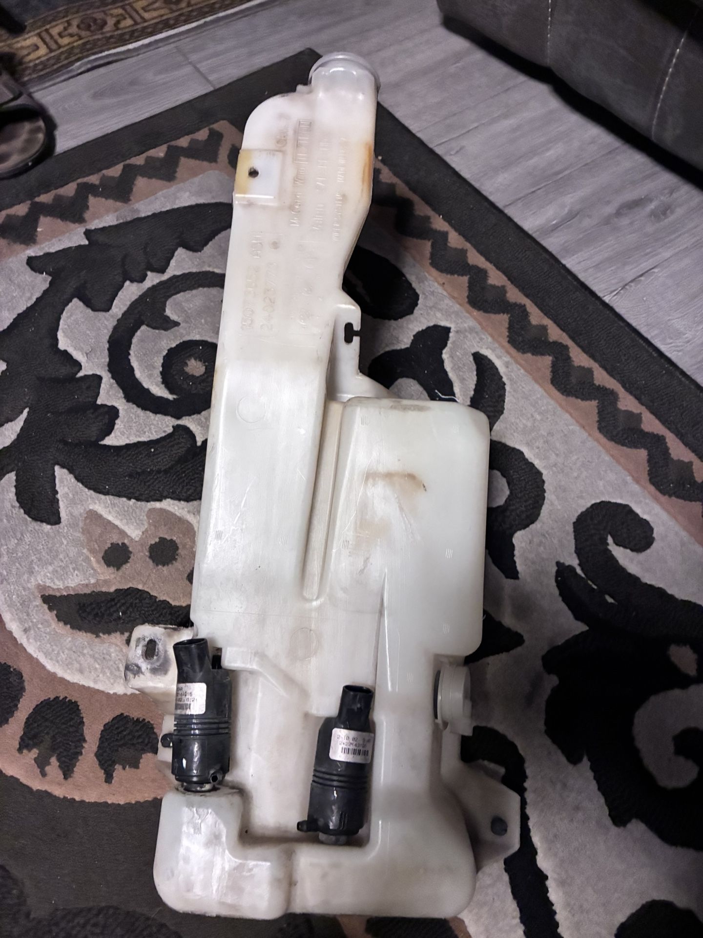 2001 Suburban Windshied Washer Reservoir