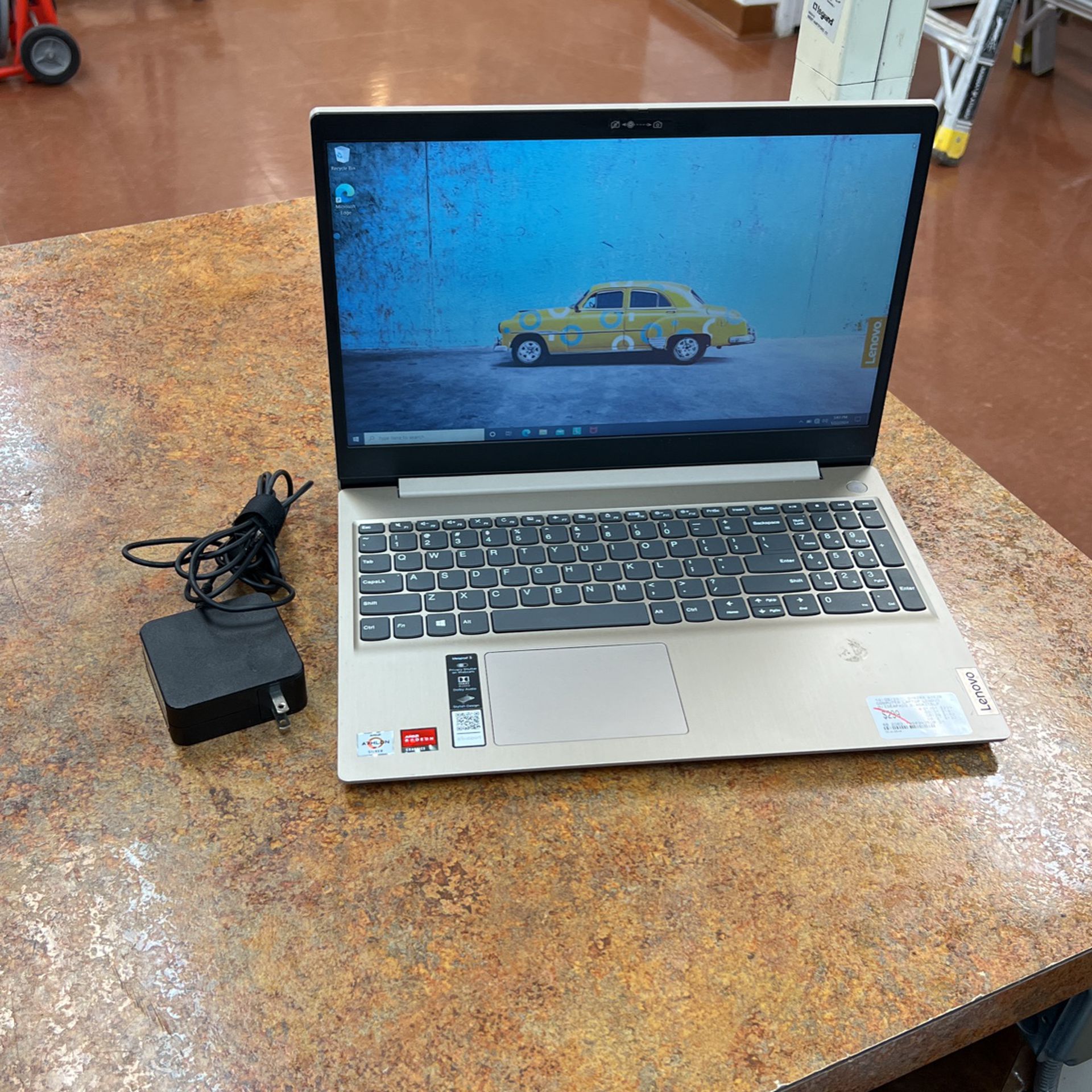 Lenovo Laptop (IdeaPad 3)