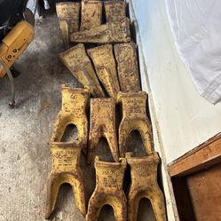 Caterpillar Tiger Teeth And Log Loading Forklift Forks 
