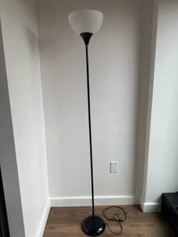 Floor lamp with bulb