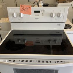 Whirlpool Glass Top Stove Range Oven White Like New .      Warehouse pricing.   Warranty  . Delivery Available . 2522 Market st. 33901