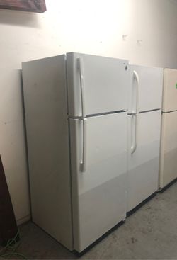 White refrigerator GE