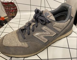 Retro New Balance shoes - Size 9