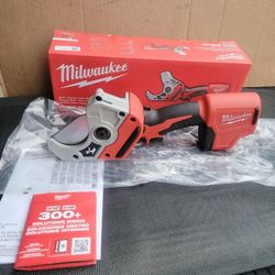 MILWAUKEE M12 12V LITHIUM-ION CORDLESS PVC PIPE SHEAR ( TOOL ONLY ) 