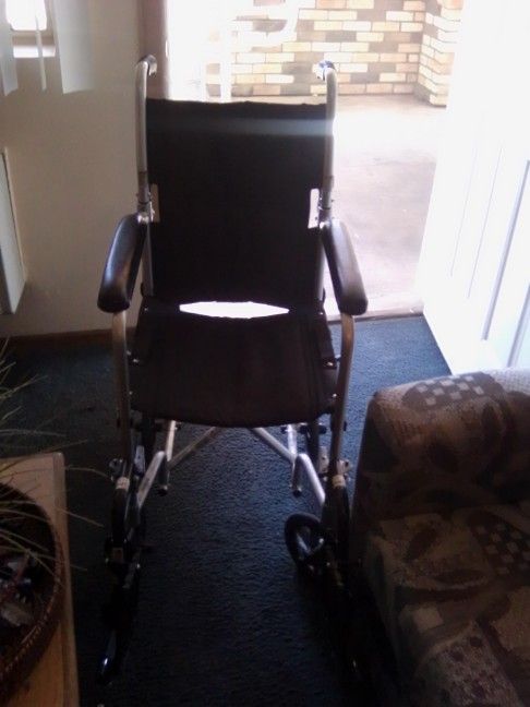 WHEEL CHAIR FOR SALE  NEW