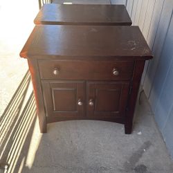 Two End Tables/night Stands