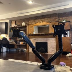 Dual monitor arm