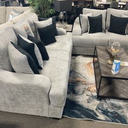 Lovely Deep Seating Sofa Loveseat! 💙📱🏠 $2,499! 