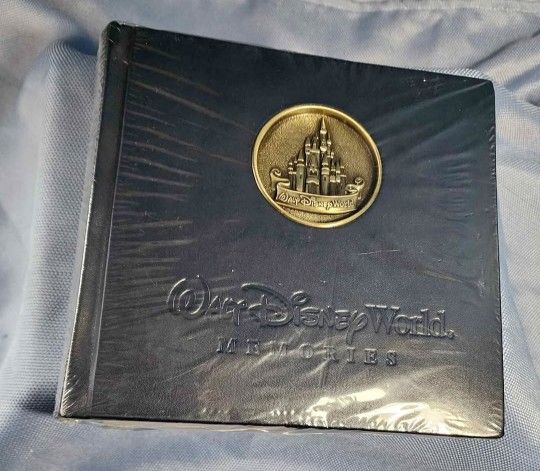 WALT DISNEY WORLD MEMORIES PHOTO ALBUM