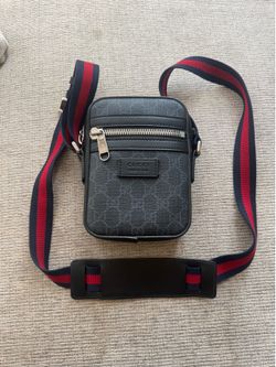 Gucci GG Supreme Small Messenger Bag Black/Grey