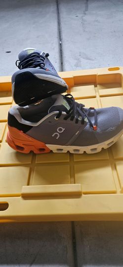 OnCloud Mens 10.5 shoe