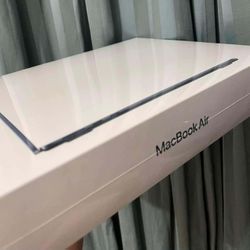 Apple Laptop MacBook Air Pro 13.1 Brand New Sealed