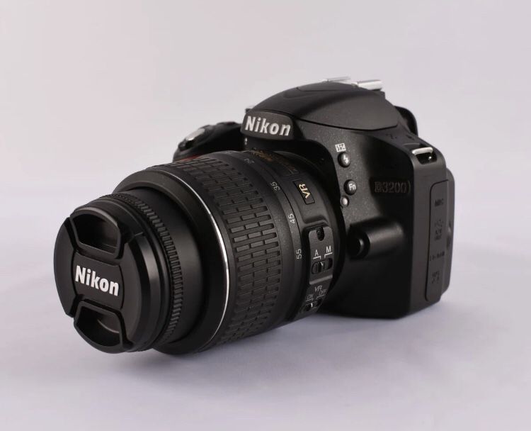Nikon D3200 + 2 lenses, bag and charger!