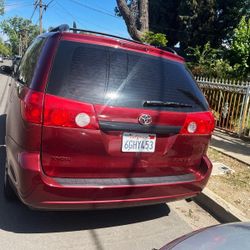 2008 Toyota Sienna 