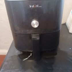 Instant Vortex Air Fryer 6 Quart.