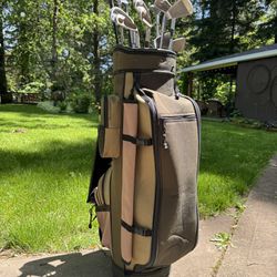 Set Of Men’s Golf Clubs With Bag, Balls And Tee’s