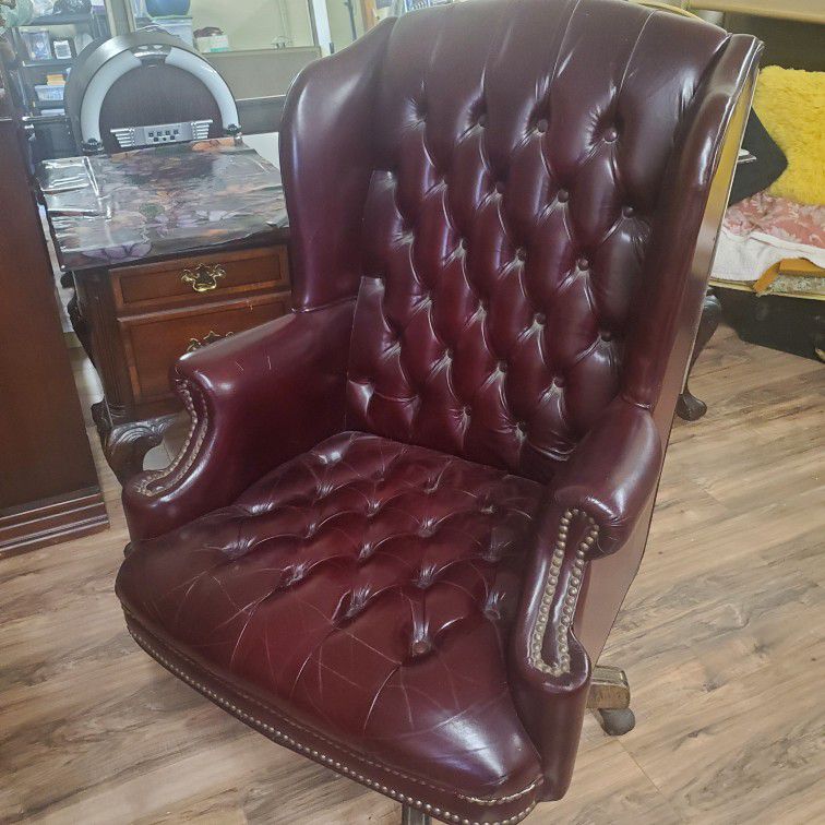 Queen Anne High Back Leather Rolling Chair