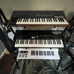 Ultimate Support Systems 3 Tier Keyboard Stand