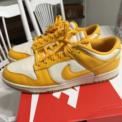 Nike Dunk Low Retro Premium University Gold