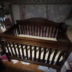 EDDIE BAUER BABY CRIB 